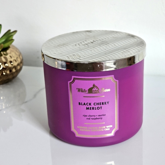 White Barn 3 Wick Candle Black Cherry Merlot Essential Oils Bath and Body Works - Picture 6 of 9